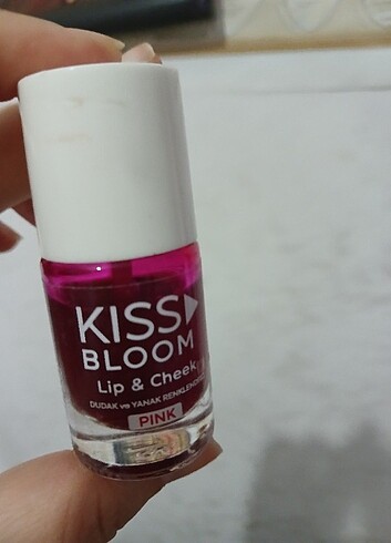 Beden Kiss bloom dudak ve yanak renklendirici