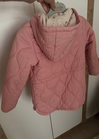 Kız Çocuk Pembe Düğmeli Kapüşonlu Mont - Görsel 3