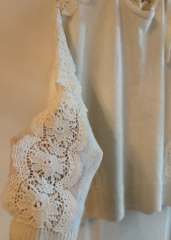 Nakış Detaylı Beyaz Bohem Örgü Kazak - Görsel 2