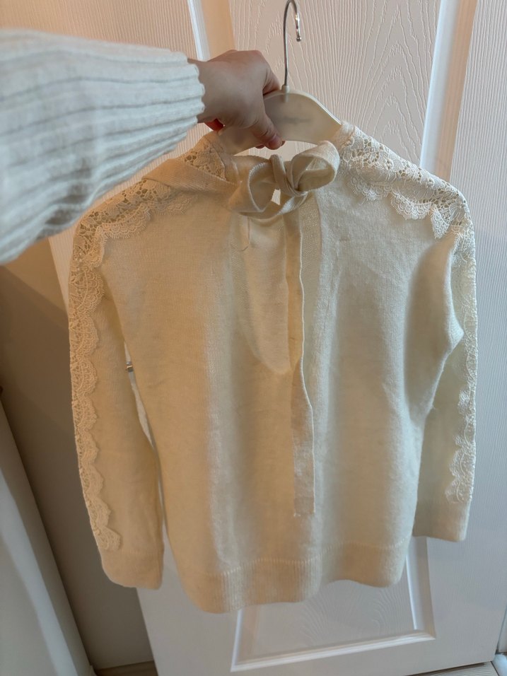 Nakış Detaylı Beyaz Bohem Örgü Kazak - Görsel 3