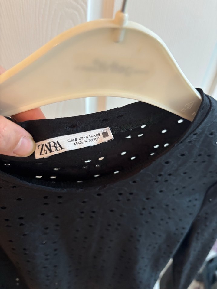 Siyah Dantel Detaylı Uzun Kollu Bluz - Görsel 2