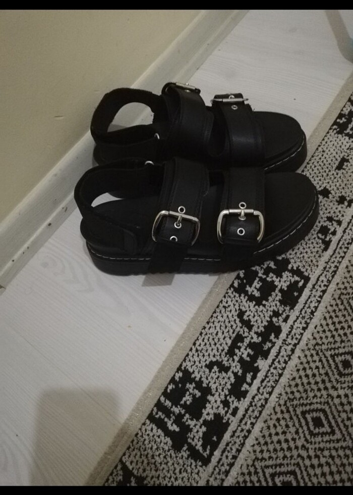 Tokalı platform sandalet - Görsel 2