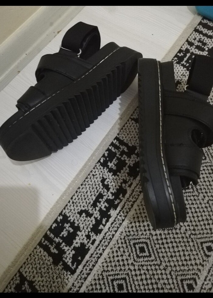 Tokalı platform sandalet - Görsel 4