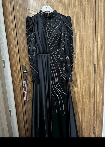 Uzun Siyah Gotik Nakışlı Abiye Elbise - Görsel 3