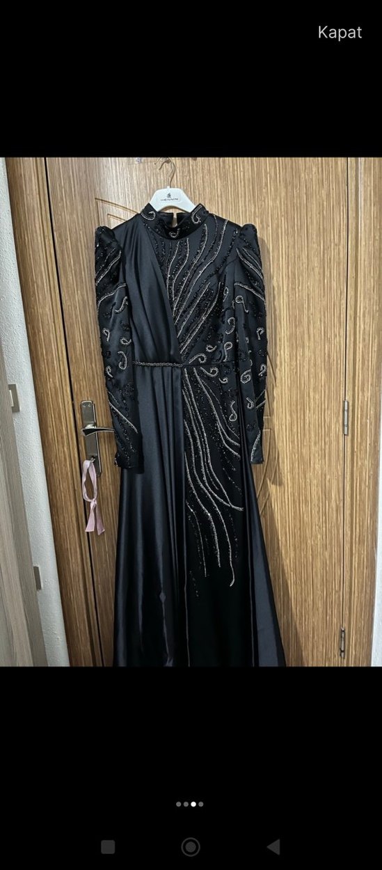 Uzun Siyah Gotik Nakışlı Abiye Elbise - Görsel 3