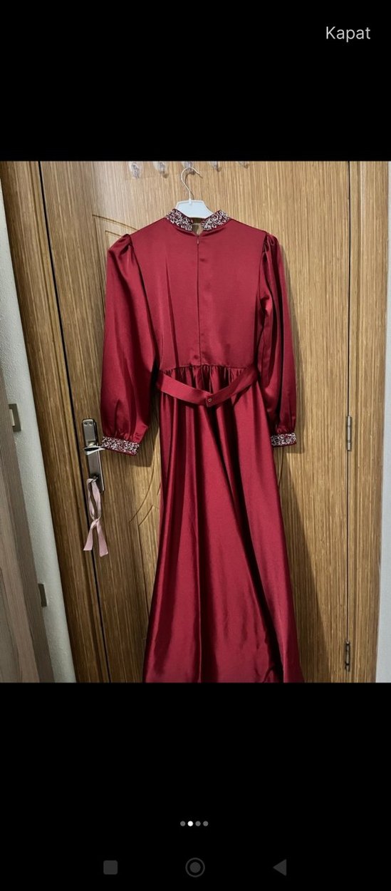 Kemerli Bordo Uzun Kollu Saten Elbise - Görsel 2