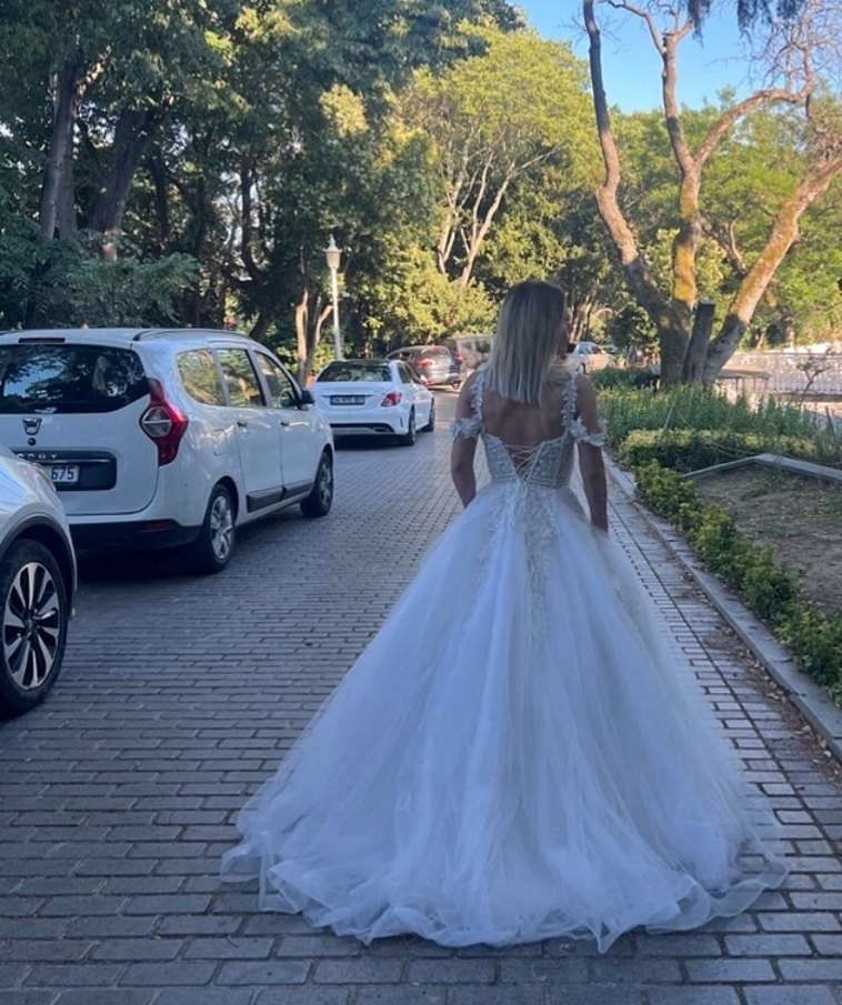 V Yaka, Askılı Midi Beyaz Gelinlik - Görsel 3