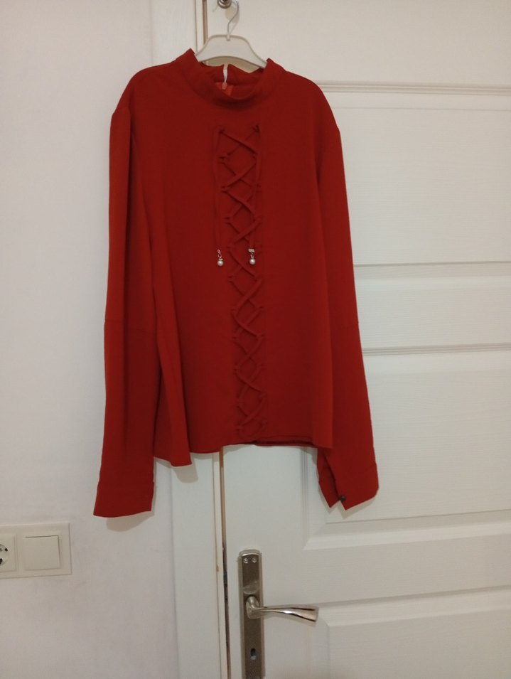 Kırmızı Uzun Kollu Zincir Detaylı Kadın Tunik - Görsel 3