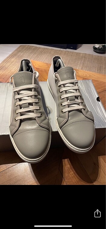 Marc Jacobs 10 no 44 uyumlu