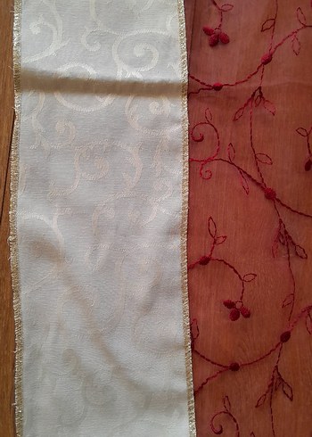 Bordo Nakışlı Masa Örtüsü - Görsel 2