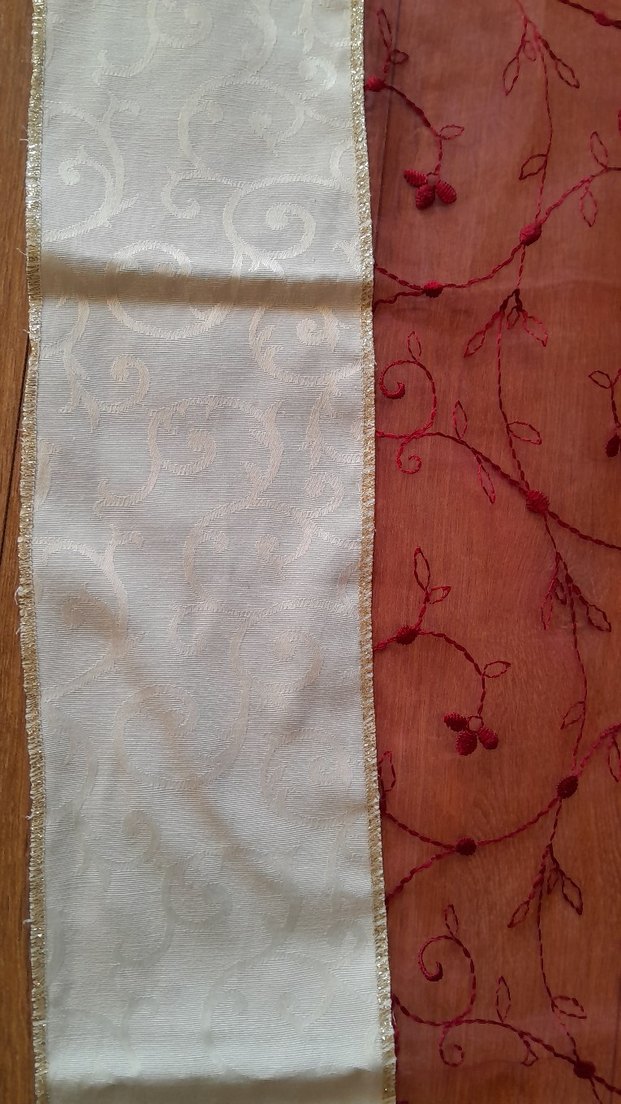 Bordo Nakışlı Masa Örtüsü - Görsel 2