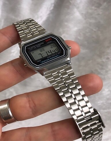 Diğer Dijital Retro Kadın Kol Saati