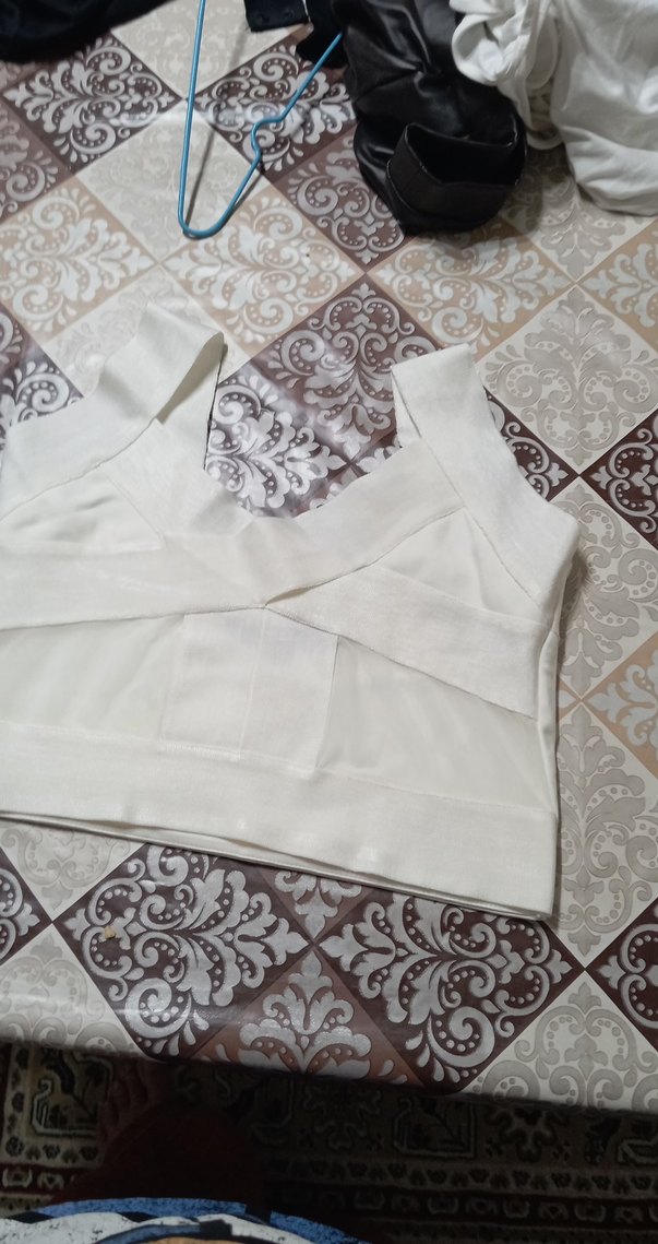 Beyaz V Yaka Dikişsiz krop - Görsel 2