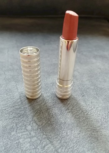 Clinique Clinique No 15 Sugarcoated Dudak belirleyici Ruj