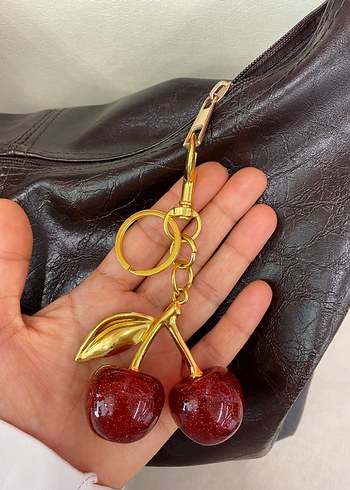 Altın Renk Parlak Kirazlı Kadın Anahtarlık - Görsel 3