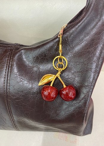 Altın Renk Parlak Kirazlı Kadın Anahtarlık - Görsel 4