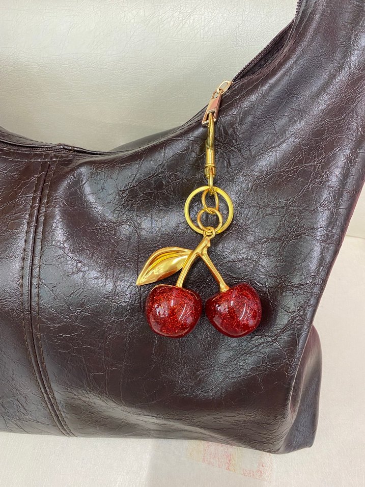Altın Renk Parlak Kirazlı Kadın Anahtarlık - Görsel 4