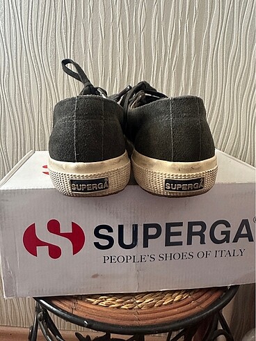 37 Beden Superga