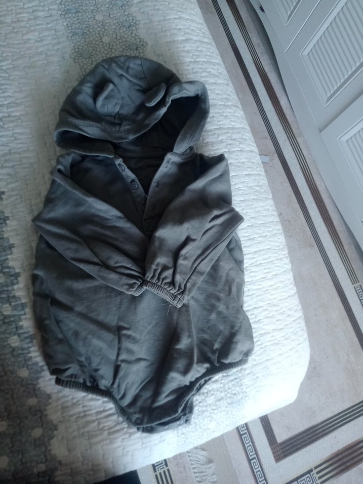 Kapüşonlu Gri Bebek Body - Görsel 3