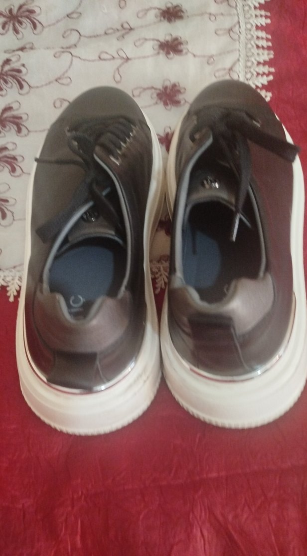 Şık Siyah Deri Sneaker — görsel 3/3