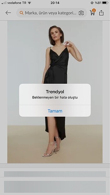 Siyah saten elbise