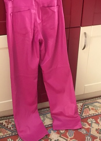 Pembe deri görünümlü bol paça pantolon - Görsel 4