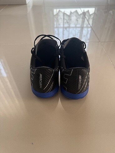39 Beden Orjinal Nike halısaha ayakkabısı 39 numara