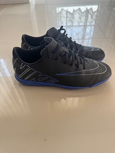 Nike Orjinal Nike halısaha ayakkabısı 39 numara