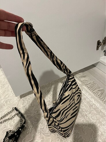 Pull and Bear Pull&Bear Zebra Hayvan Desenli Kol Çantası