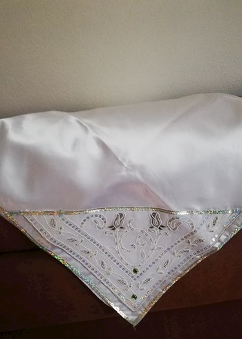 Nakışlı Beyaz Masa Örtüsü - Görsel 2