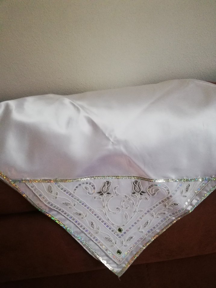 Nakışlı Beyaz Masa Örtüsü - Görsel 2