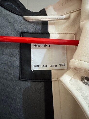 m Beden siyah Renk Bershka deri gömlek