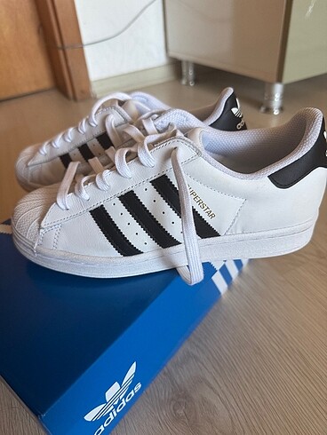 37 Beden beyaz Renk Adidas orjinal superstar