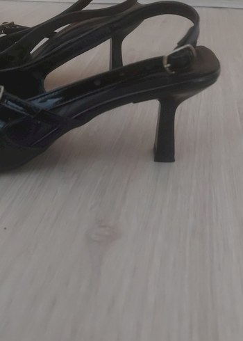 Siyah Rugan Tokalı Stiletto Topuklu Kadın Ayakkabı - Görsel 3