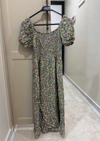 Çiçekli Elbise - Görsel 2