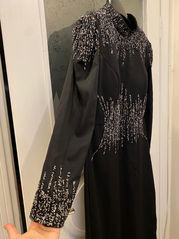 Boncuk İşlemeli Siyah Kuyruklu Uzun Abiye Elbise - Görsel 2