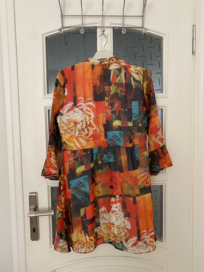 Çiçek Desenli Renkli Tunik - Görsel 3