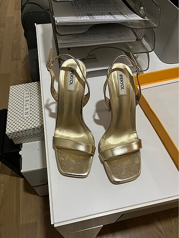 40 Beden altın Renk İpekyol topuklu ayakkabı