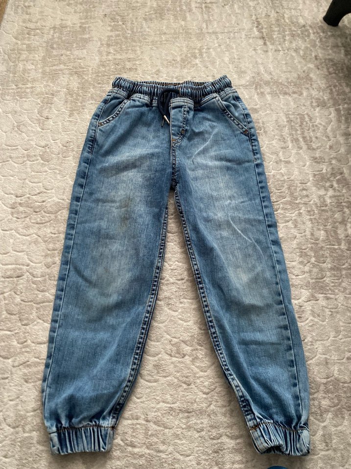 Nakışlı Mavi Erkek Çocuk Denim Pantolon — görsel 4/4