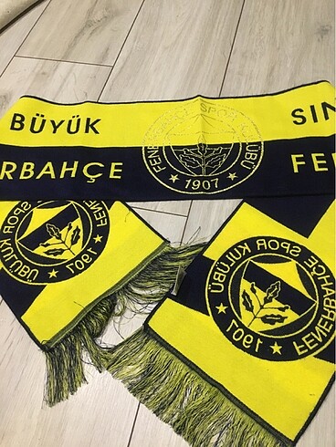 Fenerbahçe atkısı