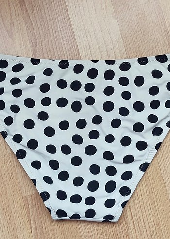 m Beden Kadın Beyaz Puantiyeli Bikini Altı