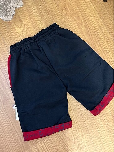 6-7 yaş şort yeni etiketli - Görsel 2