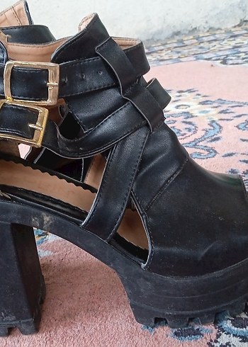 Siyah Deri Gotik Platform Topuklu Ayakkabı