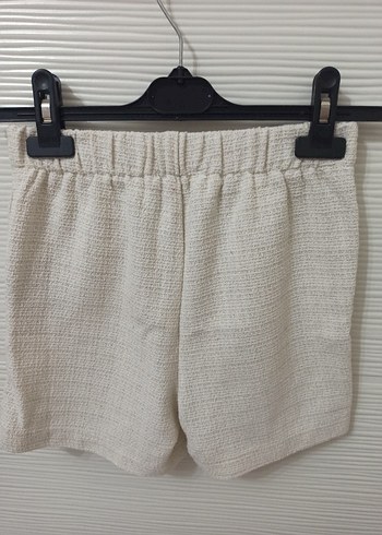 Kız Çocuk Beyaz Düğmeli Mini Şort - Görsel 2