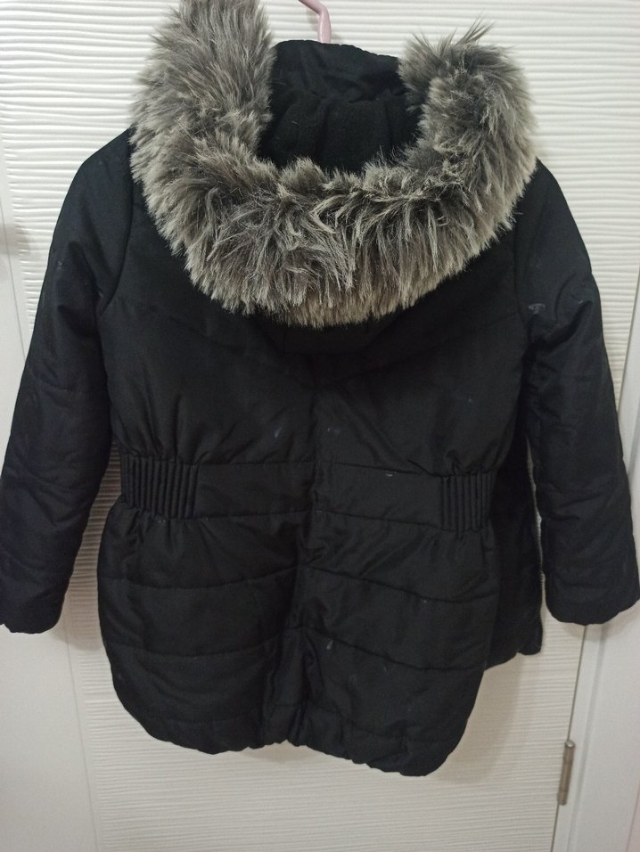 Kız Çocuk Siyah Kürklü Kaban - Görsel 2