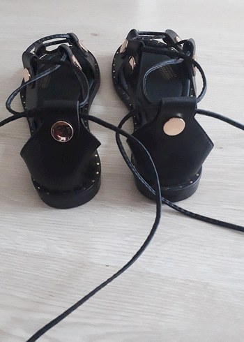 Siyah Deri Tokalı Blok Topuklu Gotik Sandalet - Görsel 4