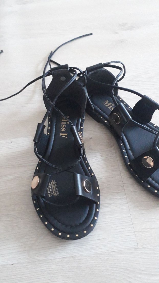 Siyah Deri Tokalı Blok Topuklu Gotik Sandalet - Görsel 2