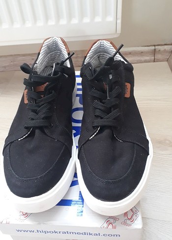 Siyah Baskılı Bağcıklı Erkek Spor Ayakkabı