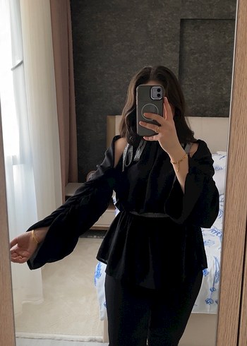 Siyah Kayık Yaka Kemerli Uzun Kollu Bluz - Görsel 6