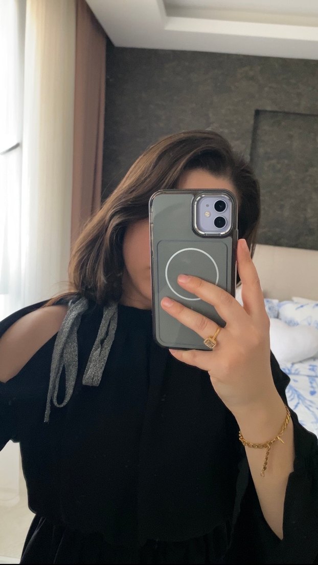 Siyah Kayık Yaka Kemerli Uzun Kollu Bluz - Görsel 4